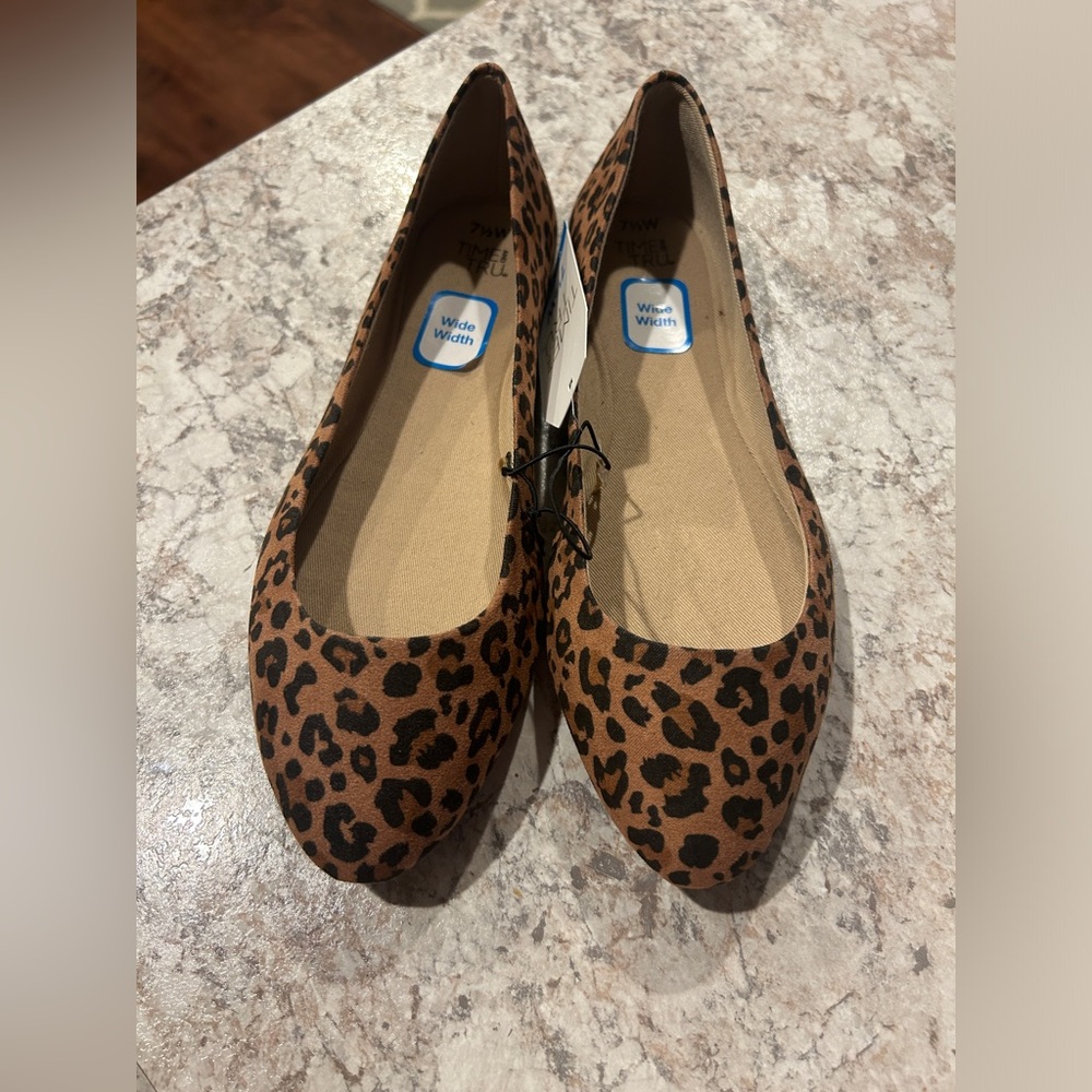 Time and Tru Women's Brown Black Leopard Print Ballet Flats Size 7 1/2 W NWT